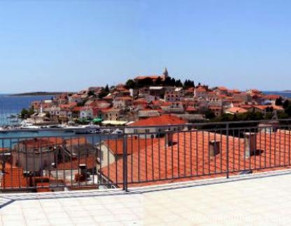 Villa Maria, Частный сектор жилья Примоштен, Хорватия - Pogled sa terase