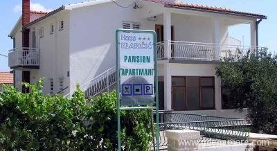 Apartmeni Klaričić, Privatunterkunft im Ort Živogošće, Kroatien