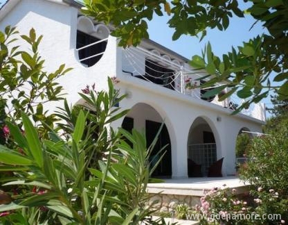 Apartmani Žana, zasebne nastanitve v mestu Krk &Scaron;ilo, Hrva&scaron;ka - house