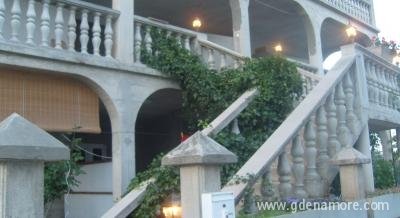Apartmani Tomić, Privatunterkunft im Ort Vodice, Kroatien