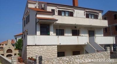 APARTMANI EVA, Privatunterkunft im Ort Cres, Kroatien