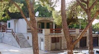 APARTMANI FANI, zasebne nastanitve v mestu Hvar Jelsa, Hrvaška