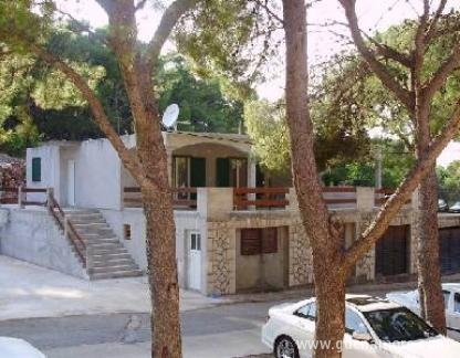 APARTMANI FANI, zasebne nastanitve v mestu Hvar Jelsa, Hrva&scaron;ka - Kuća