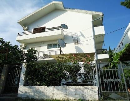 privatna kuća, logement privé à Sutomore, Mont&eacute;n&eacute;gro