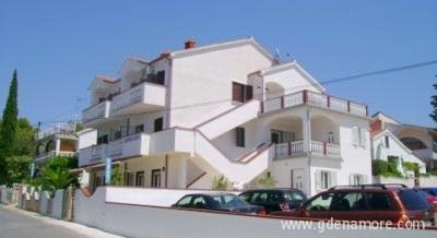 Apartmani Drago-Petrcane, Privatunterkunft im Ort Petrčane, Kroatien