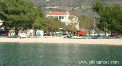 Apartmani Marin, Privatunterkunft im Ort Promajna, Kroatien