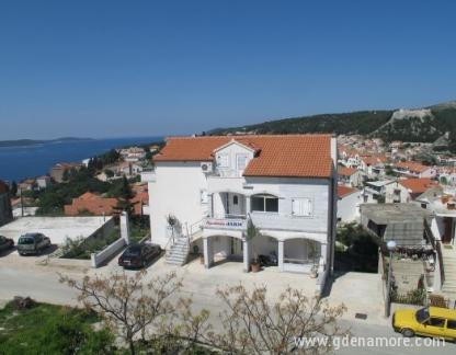 Apartmani Jakić, logement privé à Hvar, Croatie - APARTMANI JAKIĆ