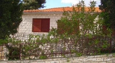  lili, Privatunterkunft im Ort Supetar, Kroatien