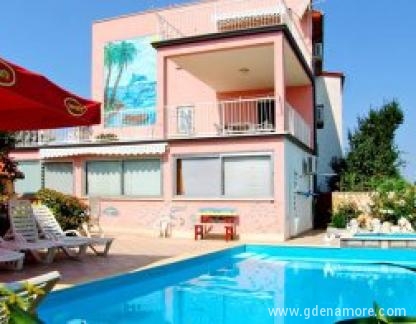 Oli-Apartments, Privatunterkunft im Ort Poreč, Kroatien - kuća sa bazenom