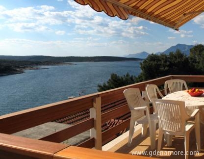 Apartman , Privatunterkunft im Ort Brač, Kroatien - Terasa