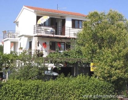Appartments VIKTOR, zasebne nastanitve v mestu Rogoznica, Hrva&scaron;ka