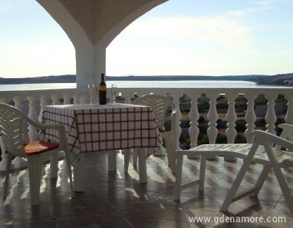 Villa kuss, Privatunterkunft im Ort Novalja-Kustići, Kroatien - terasa