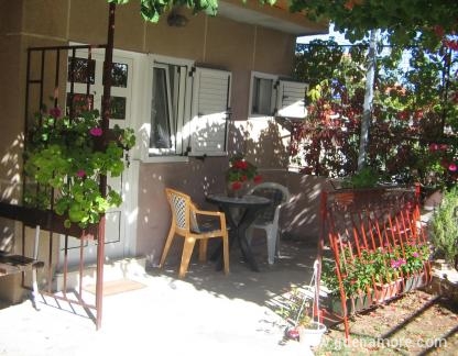 APARTMANI &Scaron;PADINA VODICE, private accommodation in city Vodice, Croatia