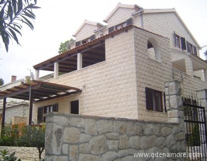 Apartmani Beba, Privatunterkunft im Ort Brač Splitska, Kroatien - Kuća