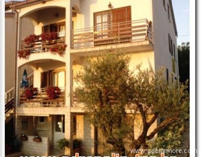 HORTENSIA I LAVANDA, alloggi privati a Poreč, Croazia - pogleda na more